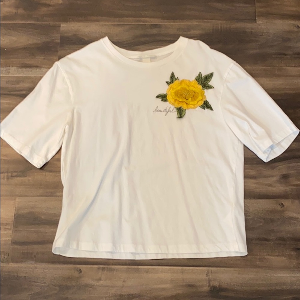 Cropped t-shirt.